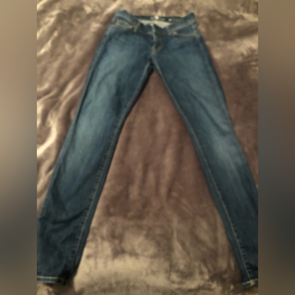 7 for all mankind, The Skinny, size 27 medium blue.